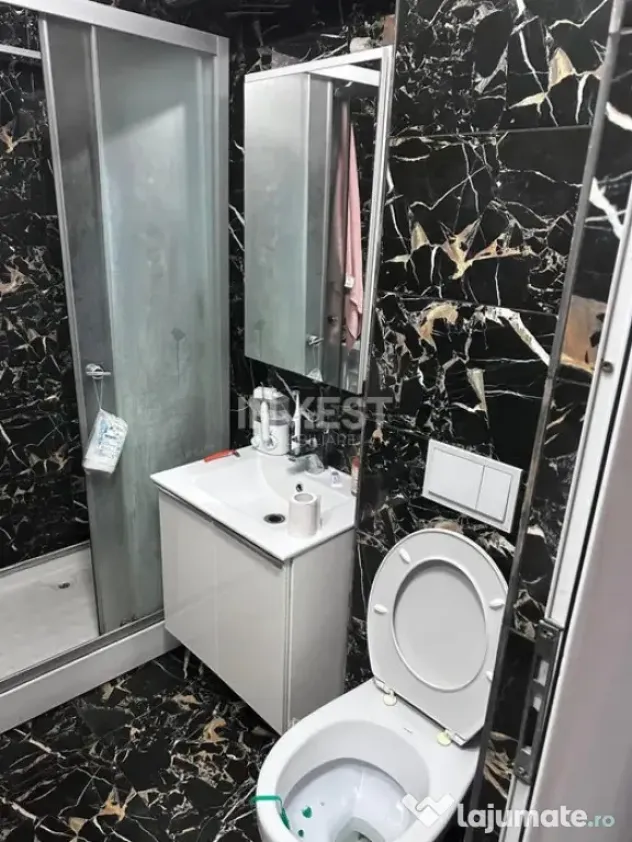 Apartament 3 camere decomandat-Baza 3-etaj intermediar