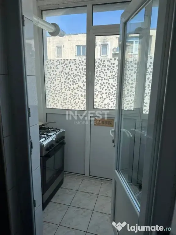 Apartament 3 camere decomandat-Baza 3-etaj intermediar