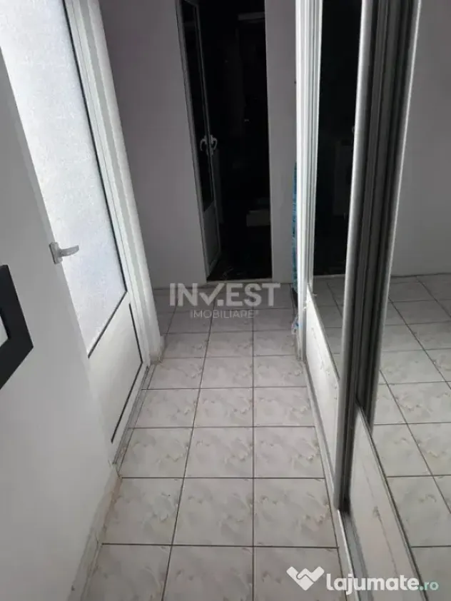 Apartament 3 camere decomandat-Baza 3-etaj intermediar
