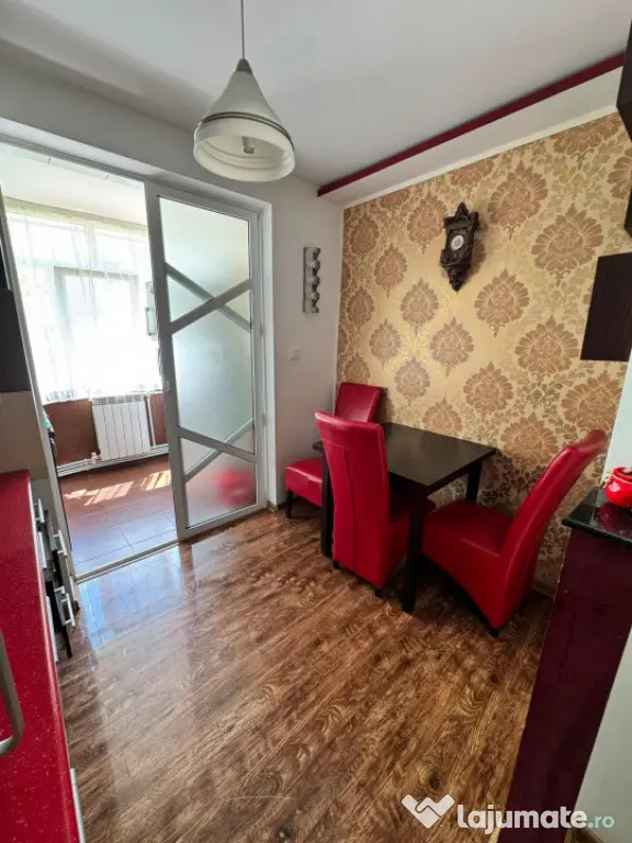 VEST- APARTAMENT 2 CAMERE DECOMANDAT ,CENTRALA GAZ, ETAJ 2