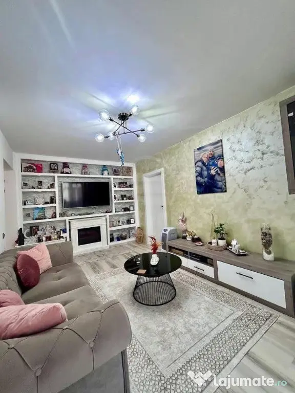 Apartament 3 camere decomandat zona Cetatii