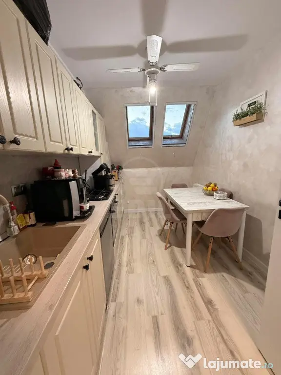 Apartament 3 camere decomandat zona Cetatii