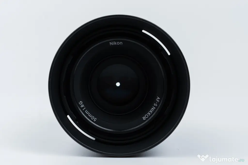 Nikon D850 body + obiectiv Nikkor 50mm f/1.8G