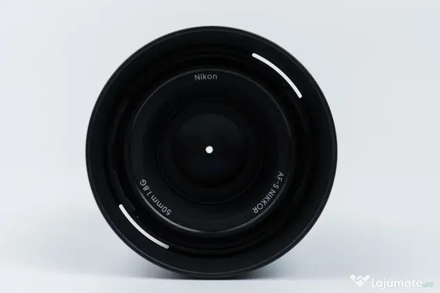 Nikon D850 body + obiectiv Nikkor 50mm f/1.8G