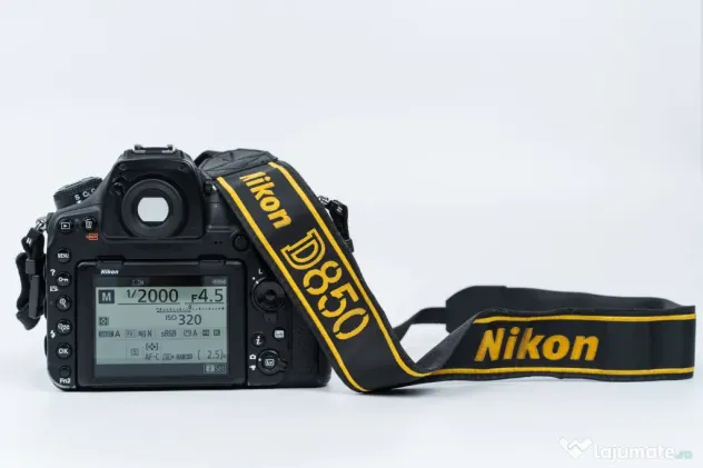 Nikon D850 body + obiectiv Nikkor 50mm f/1.8G