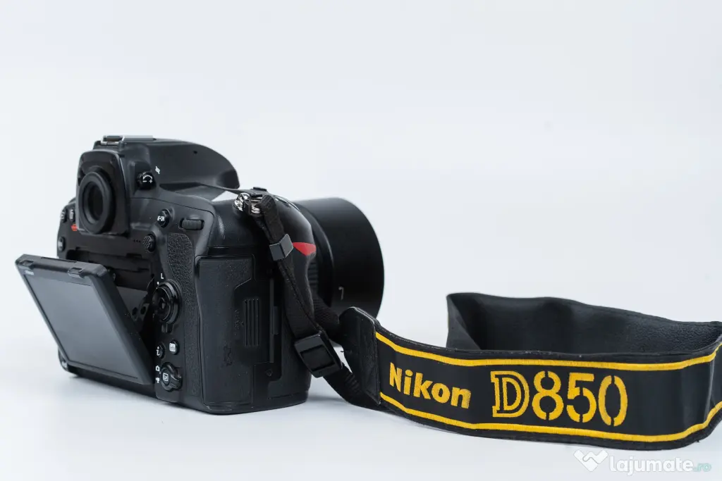 Nikon D850 body + obiectiv Nikkor 50mm f/1.8G