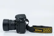 Nikon D850 body + obiectiv Nikkor 50mm f/1.8G