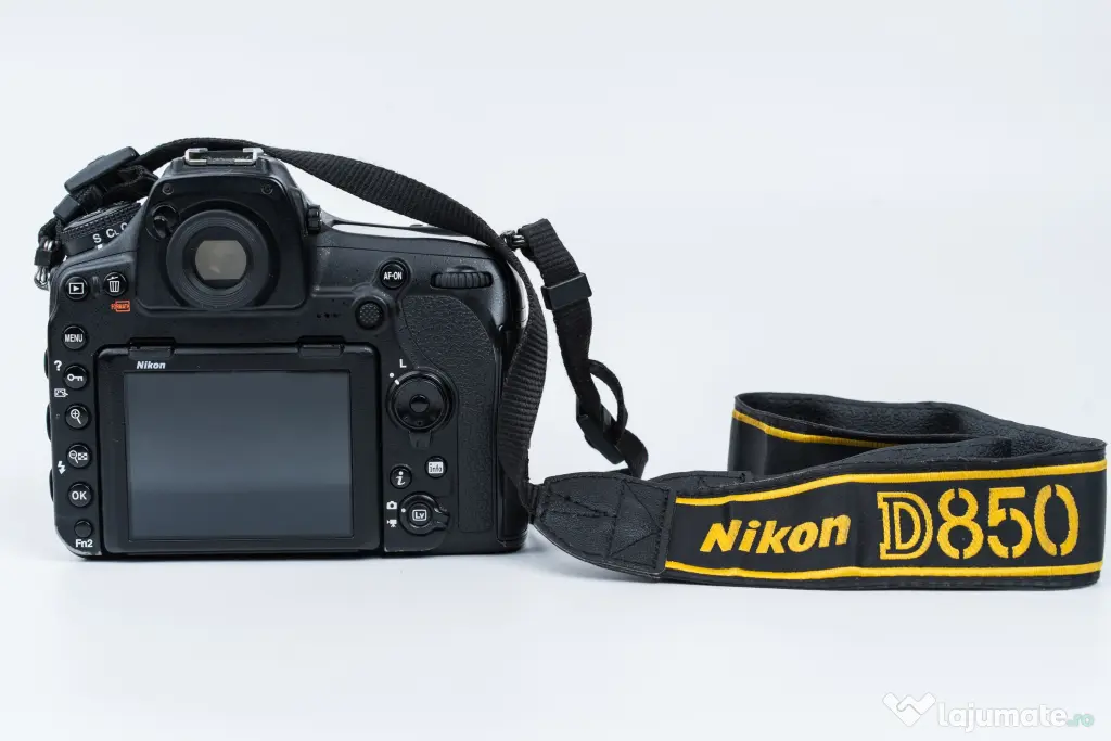 Nikon D850 body + obiectiv Nikkor 50mm f/1.8G