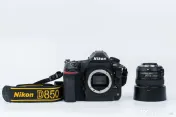 Nikon D850 body + obiectiv Nikkor 50mm f/1.8G