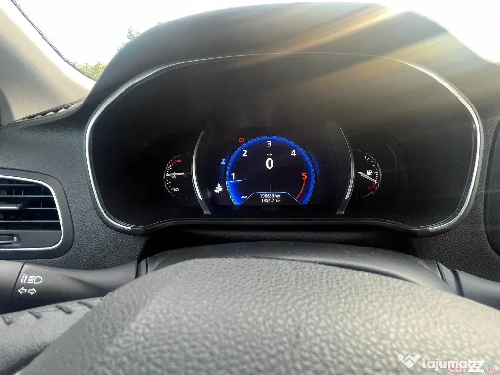 RENAULT Megane 4