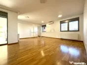 Apartament cu promenada la lac, parcare si boxa incluse