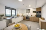 Apartament cu promenada la lac, parcare si boxa incluse