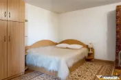 LIVE! Casa cu arhitectura traditionala, curte spatioasa, foi