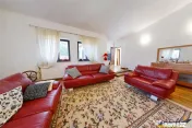 LIVE! Casa cu arhitectura traditionala, curte spatioasa, foi