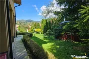 LIVE! Casa cu arhitectura traditionala, curte spatioasa, foi