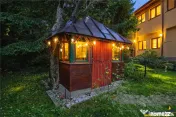 LIVE! Casa cu arhitectura traditionala, curte spatioasa, foi