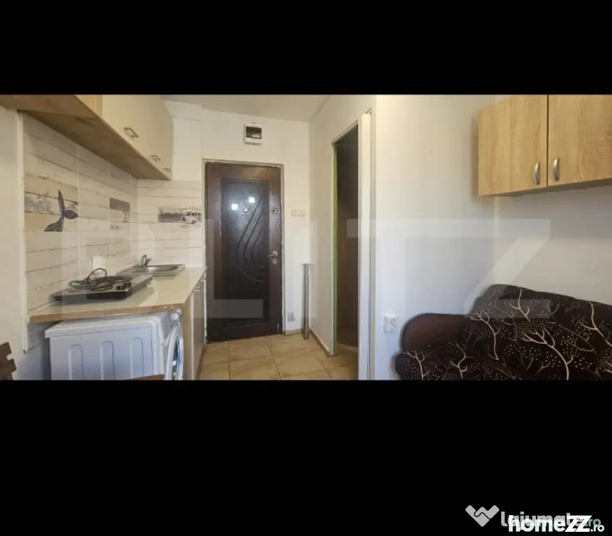 Garsoniera, renovata, cu baie , etaj 1 , Florilor