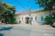 De vânzare apartament cu 1 cameră, str. Cuza Vodă, ult...