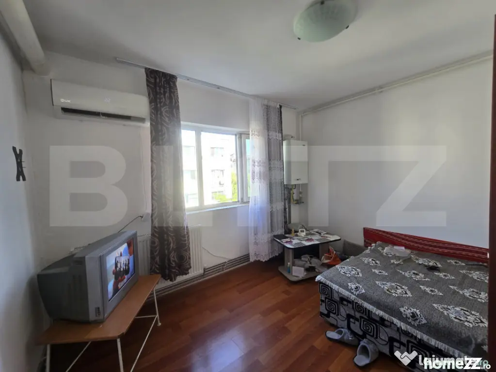 Garsoniera de vanzare, 24 mp, etaj 3, zona Micro 12 - Targoviste (Dambovita)