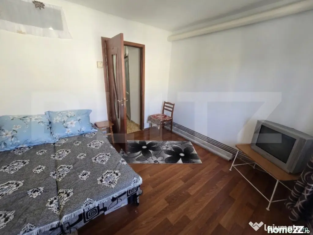 Garsoniera de vanzare, 24 mp, etaj 3, zona Micro 12 - Targoviste (Dambovita)
