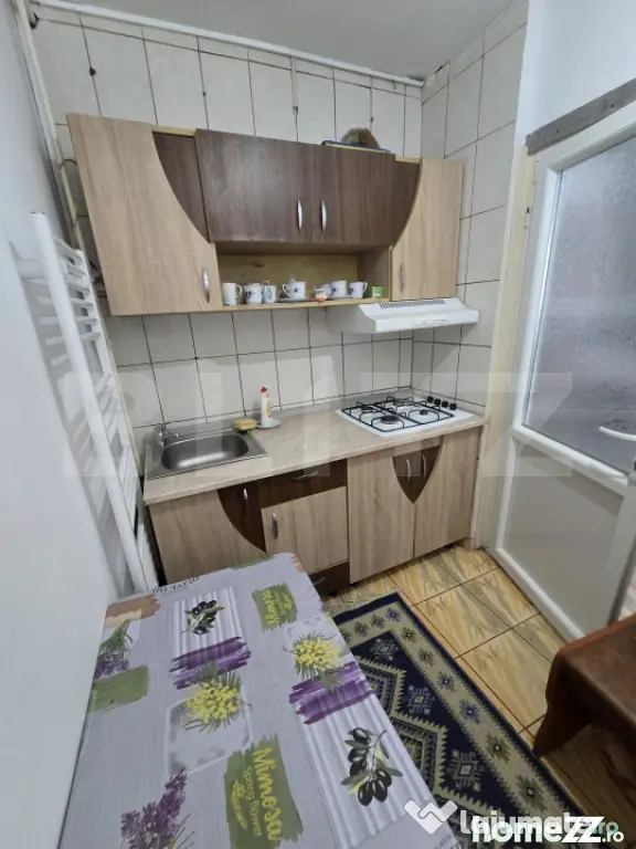 Garsoniera de vanzare, 24 mp, etaj 3, zona Micro 12 - Targoviste (Dambovita)