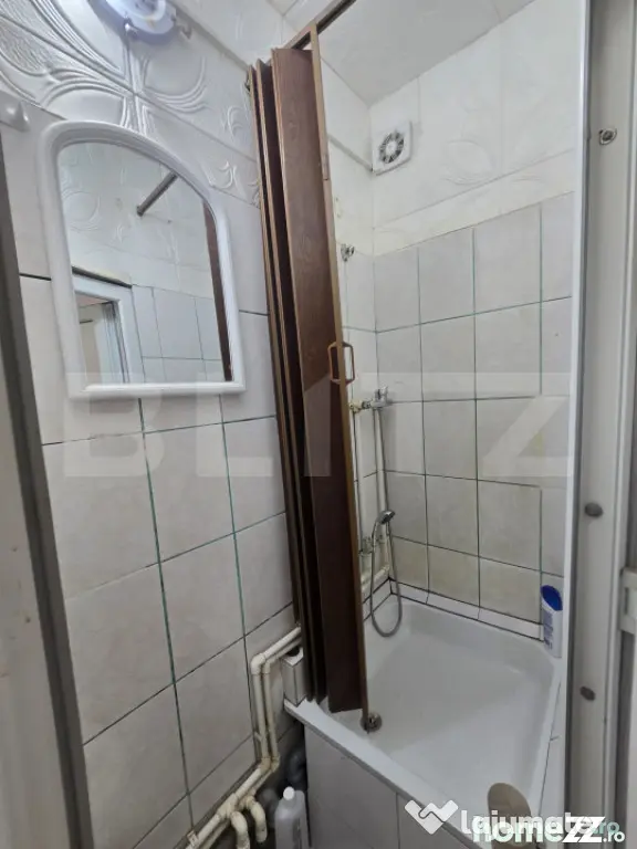 Garsoniera de vanzare, 24 mp, etaj 3, zona Micro 12 - Targoviste (Dambovita)