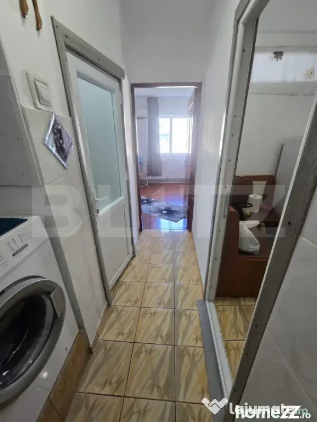 Garsoniera de vanzare, 24 mp, etaj 3, zona Micro 12 - Targoviste (Dambovita)