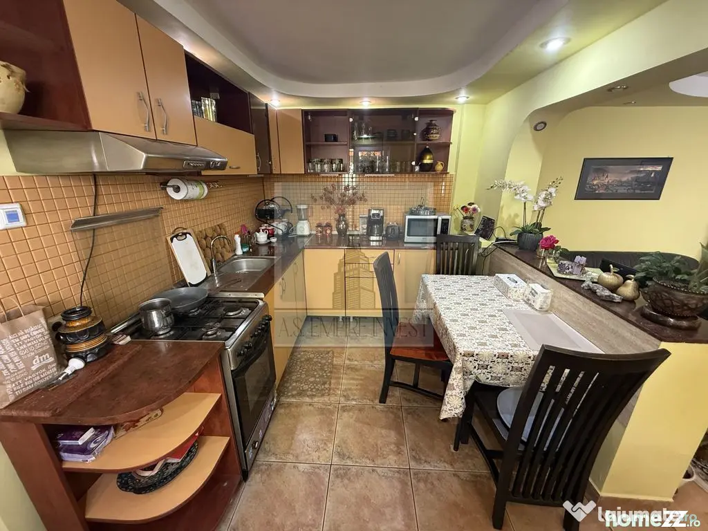 Casa 3 camere,120 mp utili, la casa, curte 240 mp-zona Ba... - Brasov (Brasov)
