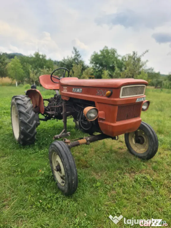 Tractor Fiat 300