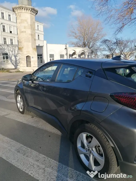 Toyota C-hr hibrid automata