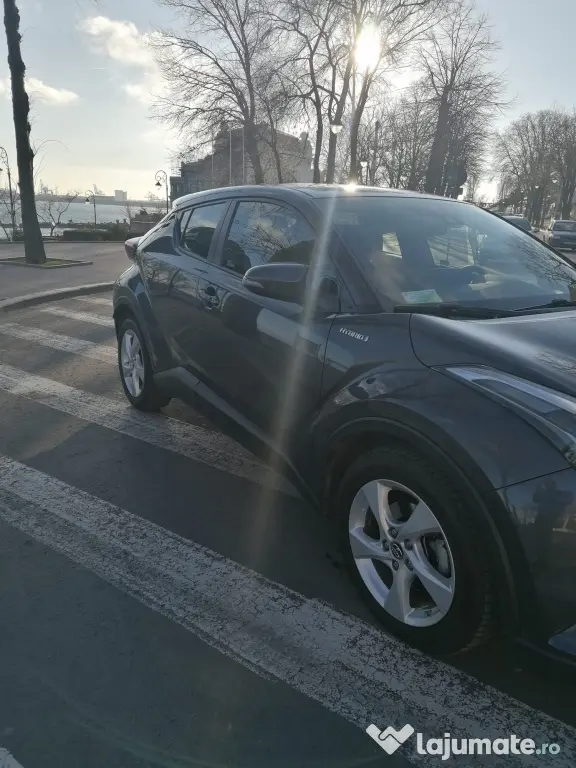 Toyota C-hr hibrid automata