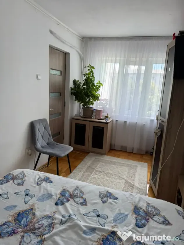 Apartament de vânzare 3 camere Micro 6