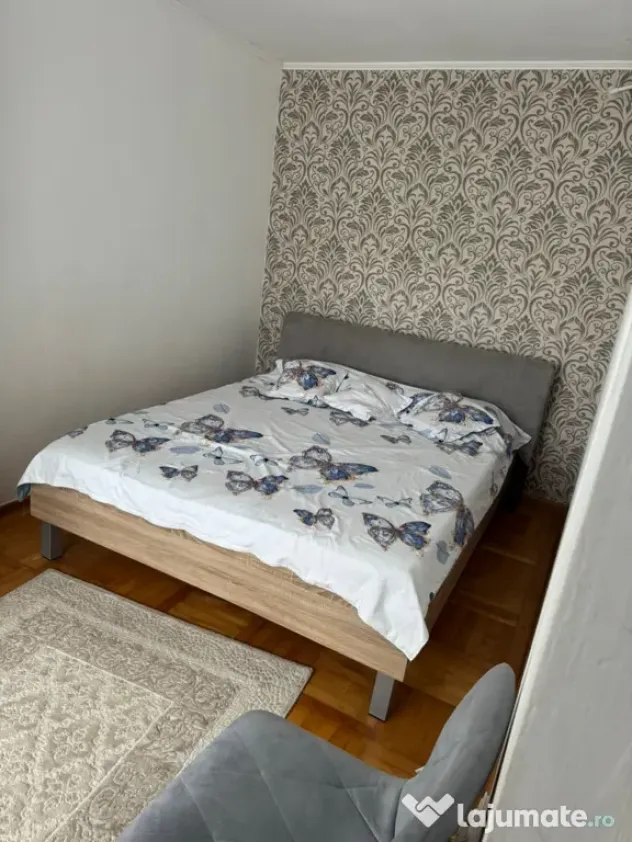 Apartament de vânzare 3 camere Micro 6