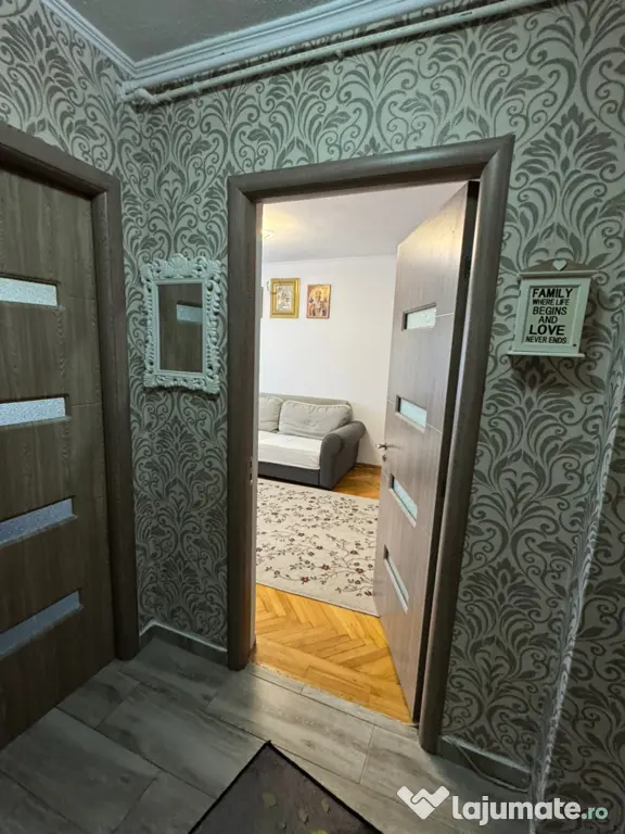 Apartament de vânzare 3 camere Micro 6