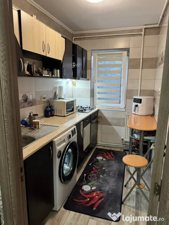 Apartament de vânzare 3 camere Micro 6