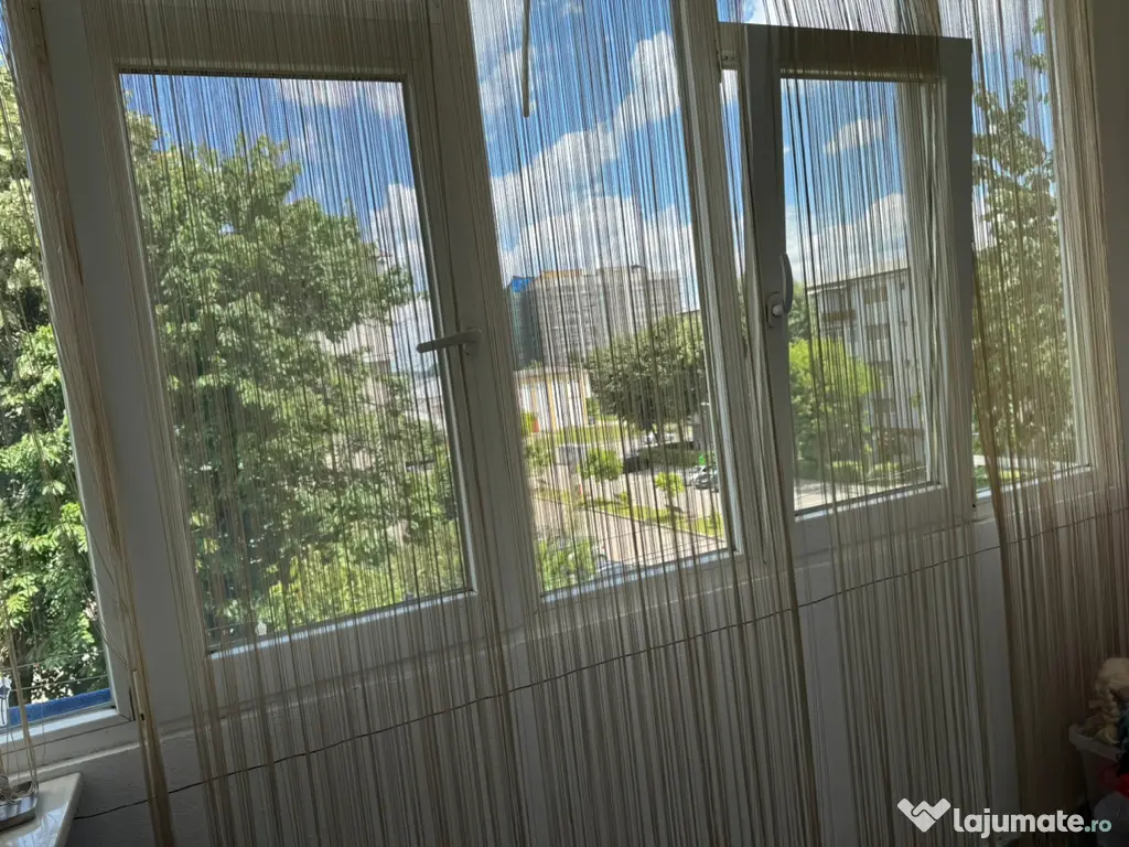 Apartament de vânzare 3 camere Micro 6