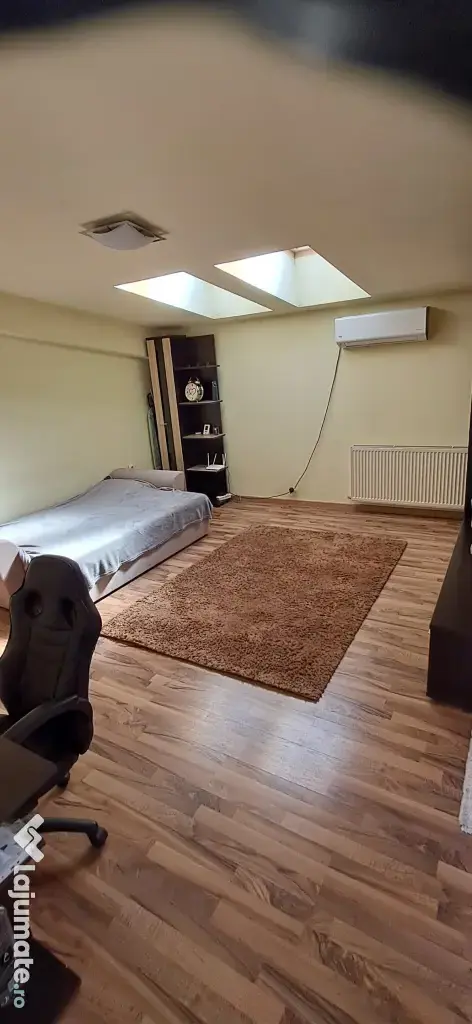 P.F închiriez apartament 2 camere lăngă Iulius Mall.