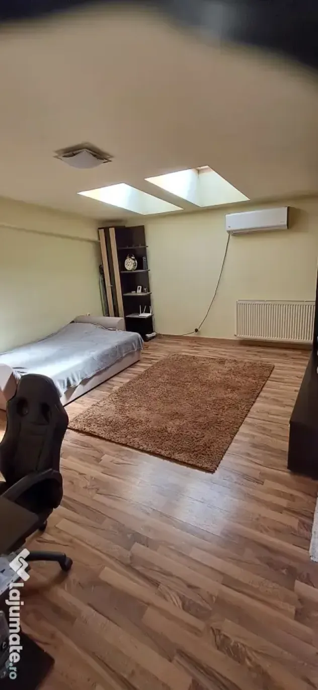 P.F închiriez apartament 2 camere lăngă Iulius Mall.
