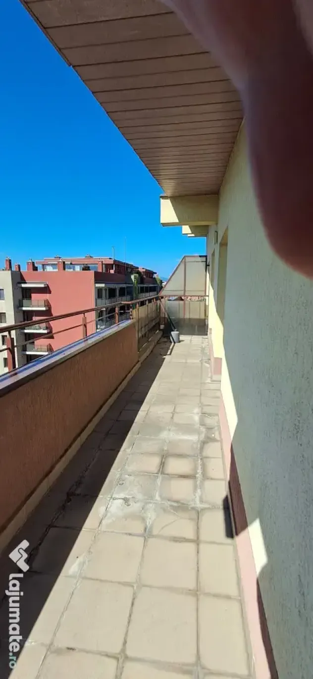 P.F închiriez apartament 2 camere lăngă Iulius Mall.
