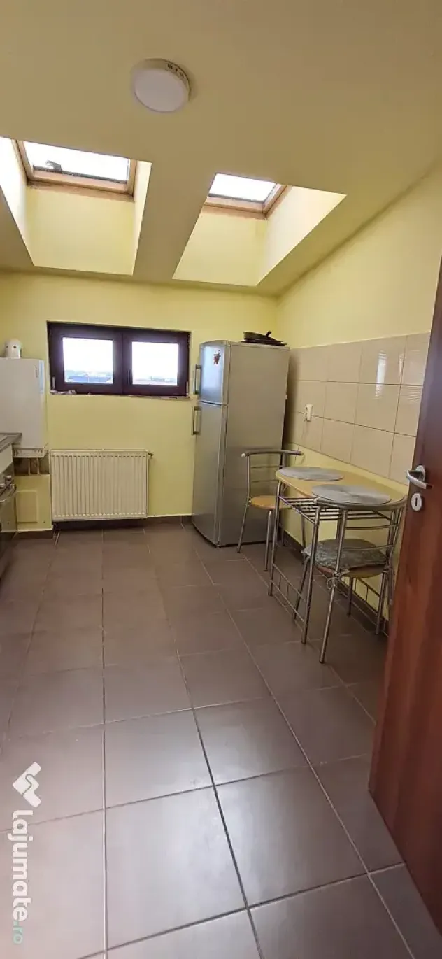 P.F închiriez apartament 2 camere lăngă Iulius Mall.