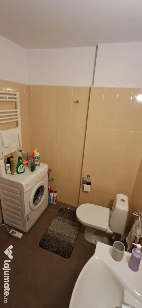 P.F închiriez apartament 2 camere lăngă Iulius Mall.