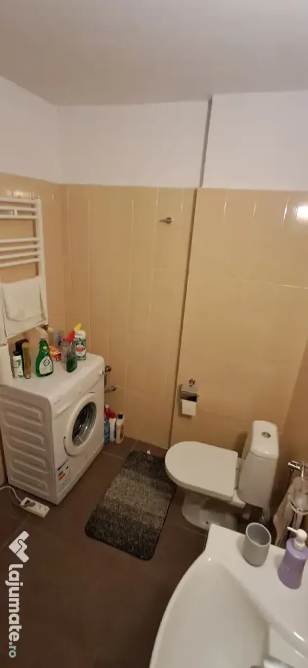 P.F închiriez apartament 2 camere lăngă Iulius Mall.