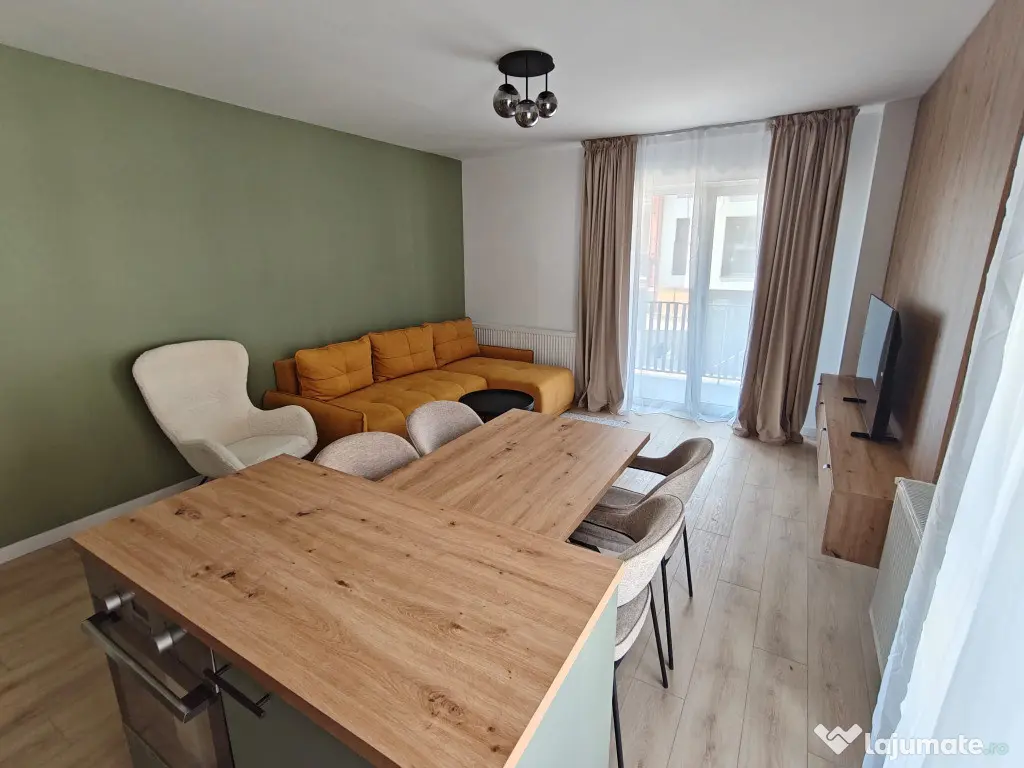 Apartament 3 camere semidecomandat zona Cetatii