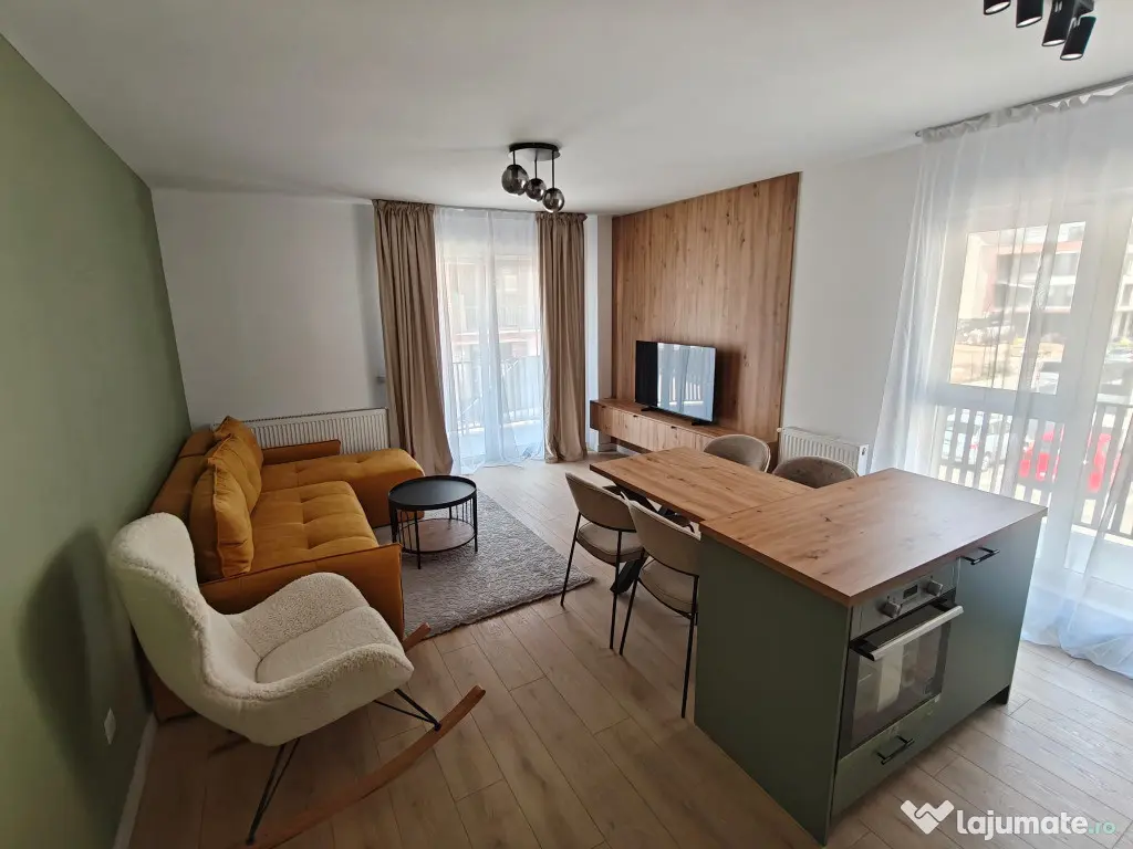 Apartament 3 camere semidecomandat zona Cetatii