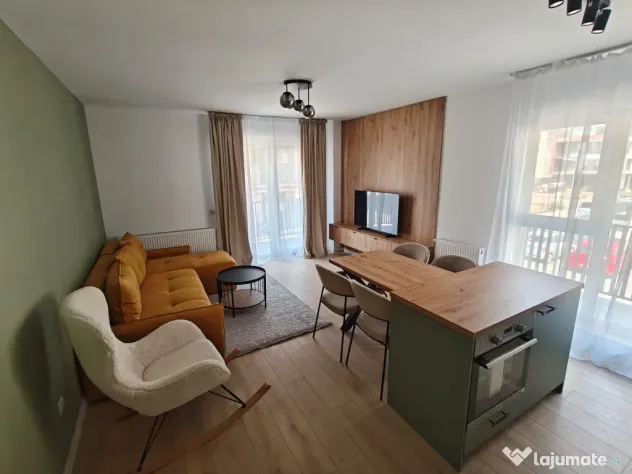 Apartament 3 camere semidecomandat zona Cetatii