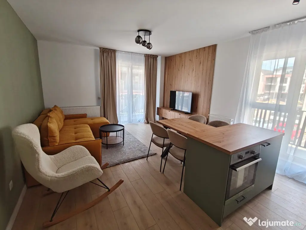Apartament 3 camere semidecomandat zona Cetatii