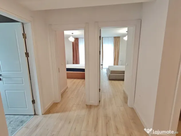 Apartament 3 camere semidecomandat zona Cetatii