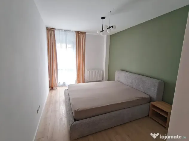Apartament 3 camere semidecomandat zona Cetatii