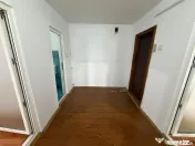 Apartament 2 camere, 58 mp, etaj 3 cu acoperis, zona Scoala
