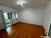 Apartament 2 camere, 58 mp, etaj 3 cu acoperis, zona Scoala